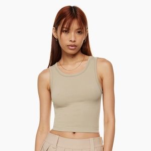 ✨NWT Aritza SinchSeamless Crew Tank Fluent Taupe Sz S✨